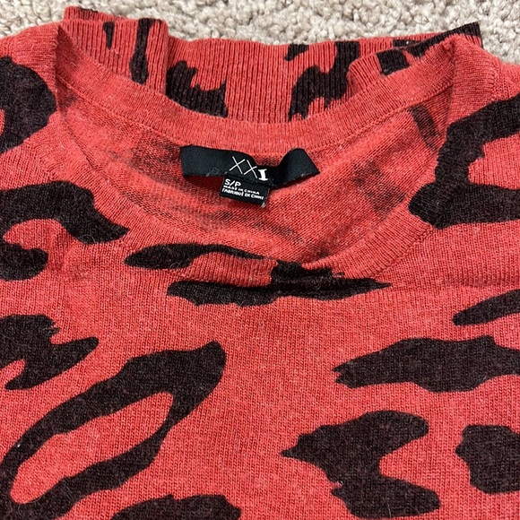 Forever 21 sweater - Picture 4 of 5